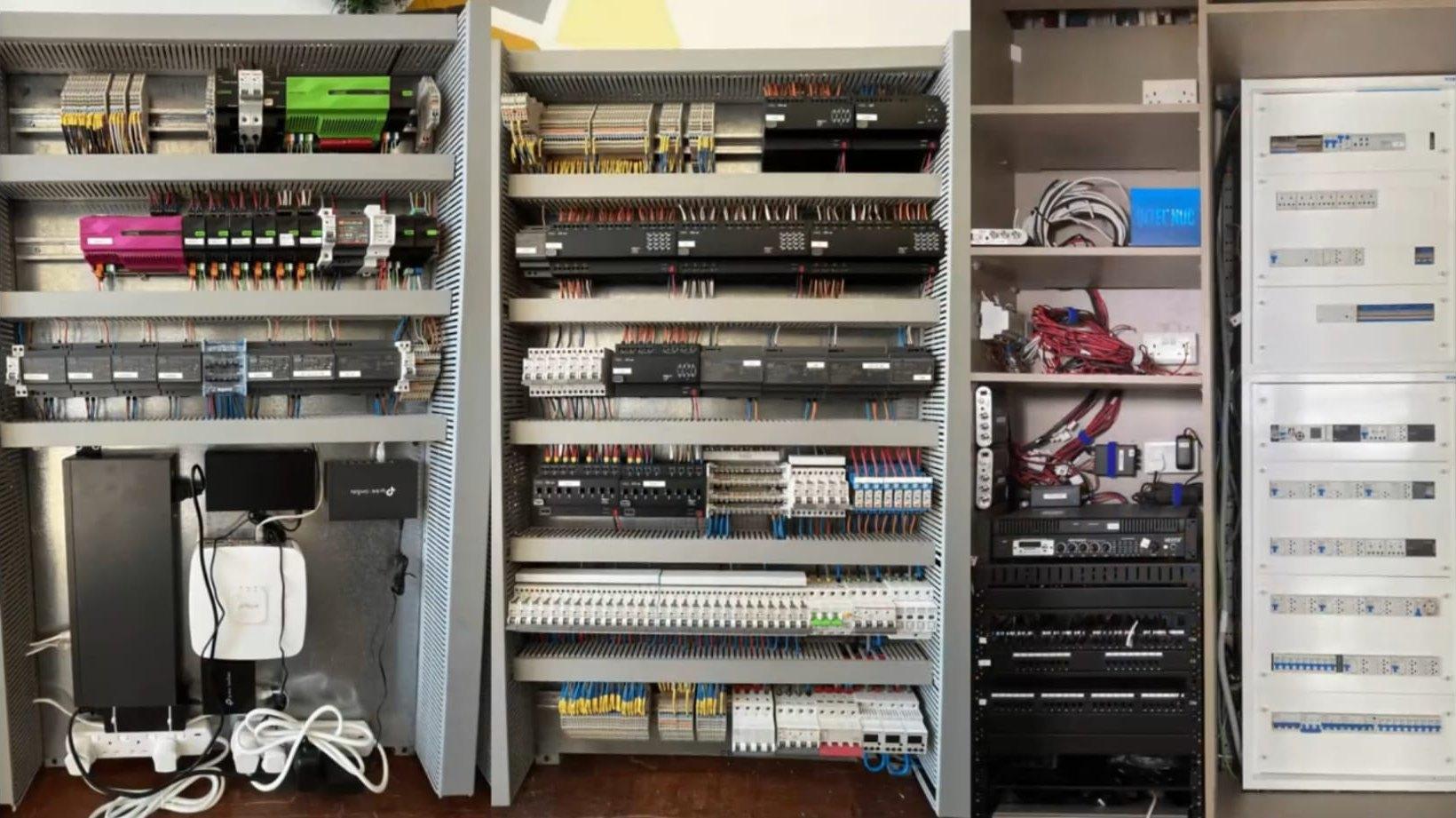 Cuadros de control y red (1)